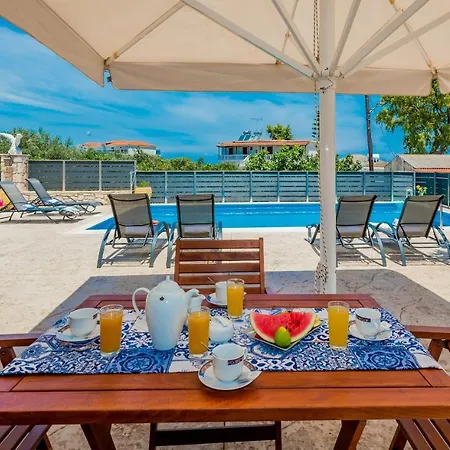 Costas - 450m From Center, By Zantewize Affittacamere