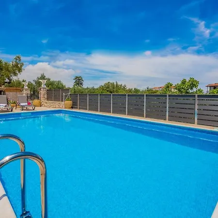 Guest house Costas *