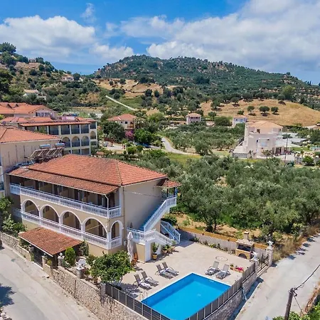 Costas - 450m From Center, By Zantewize Konukevi 3*